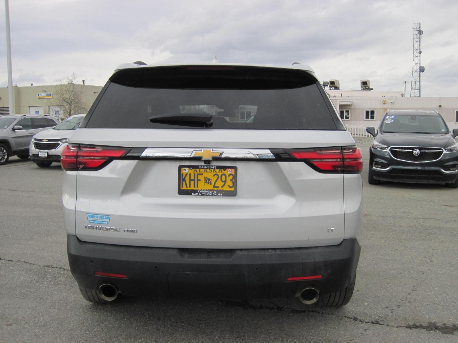 2022 silver /black Chevrolet Traverse LT AWD (1GNEVHKW0NJ) , automatic transmission, located at 9530 Old Seward Highway, Anchorage, AK, 99515, (907) 349-3343, 61.134140, -149.865570 - Nice Chevrolet Traverse LT AWD, Leather seat, 4 bucket seats, come take a test drive. - Photo #4